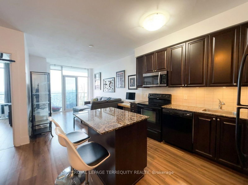 2810 - 330 Burnhamthorpe Road W