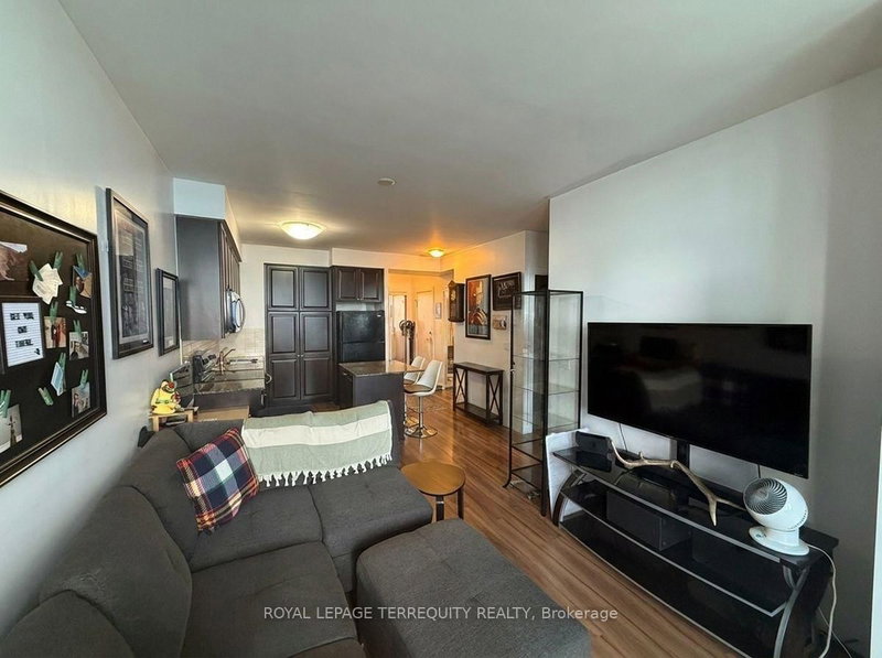 2810 - 330 Burnhamthorpe Road W