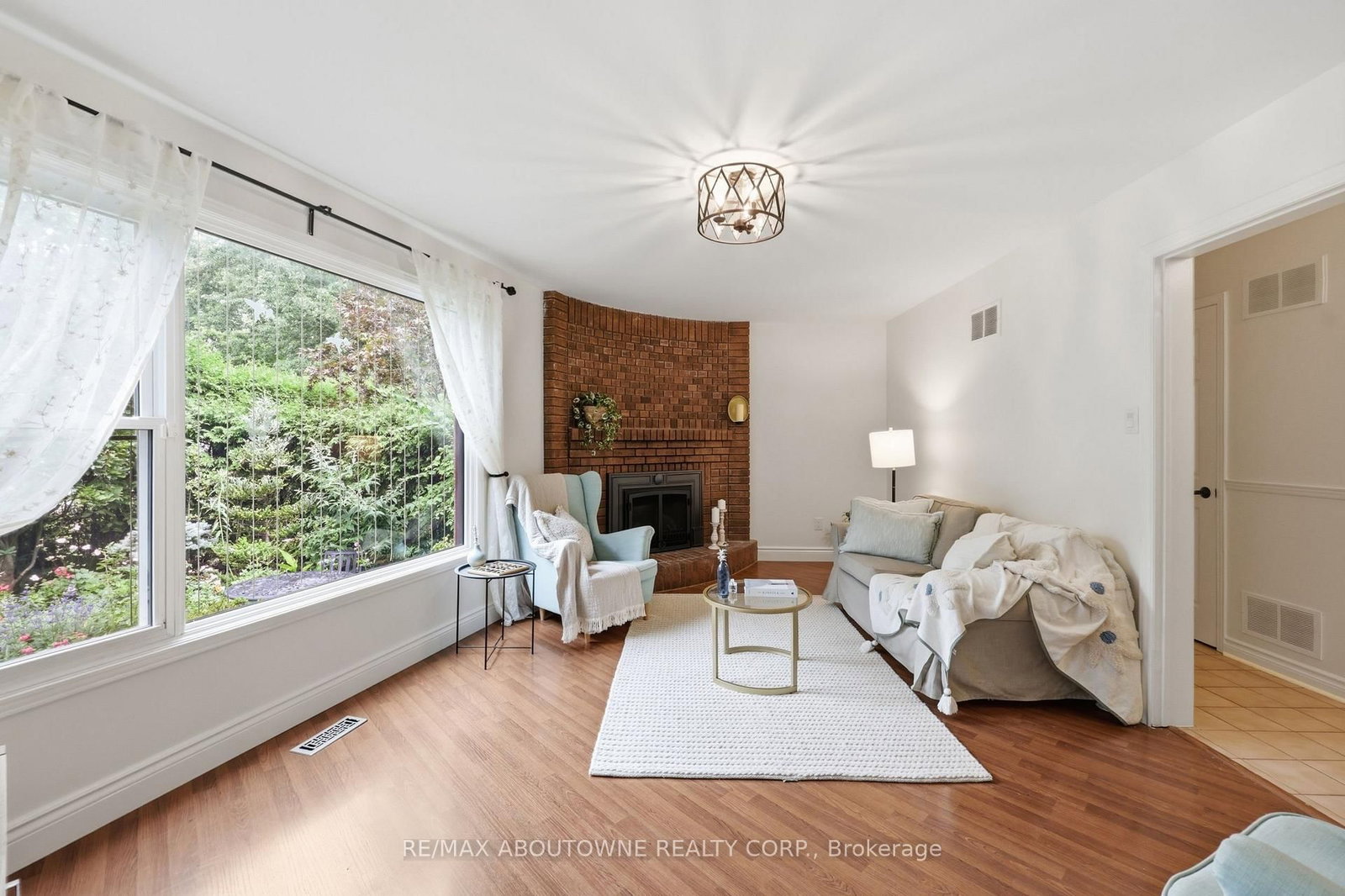 572 Harmony Avenue • Burlington, ON photo 18
