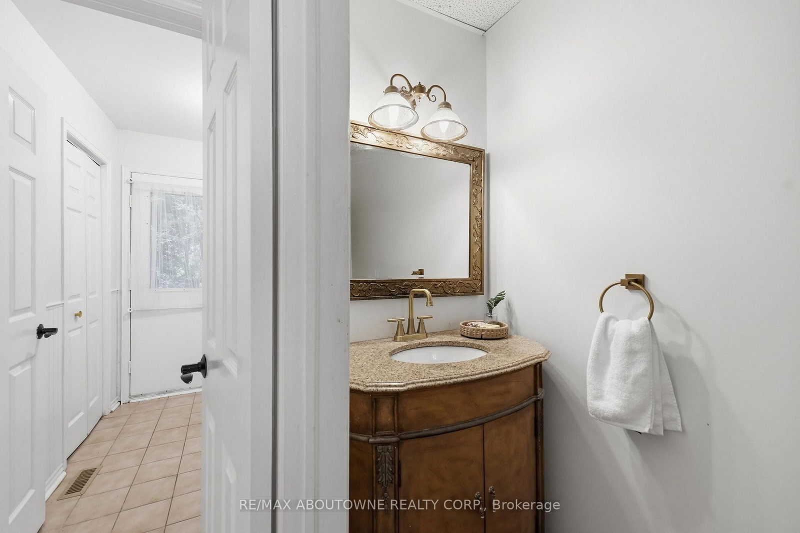 572 Harmony Avenue • Burlington, ON photo 22