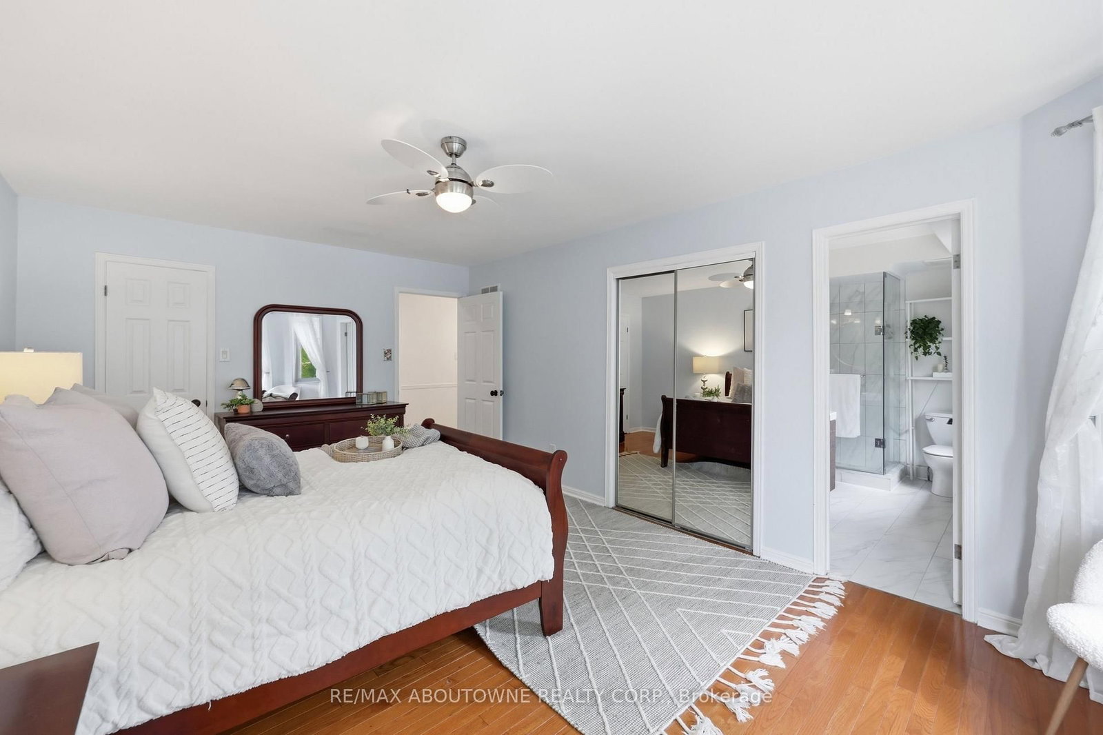 572 Harmony Avenue • Burlington, ON photo 25