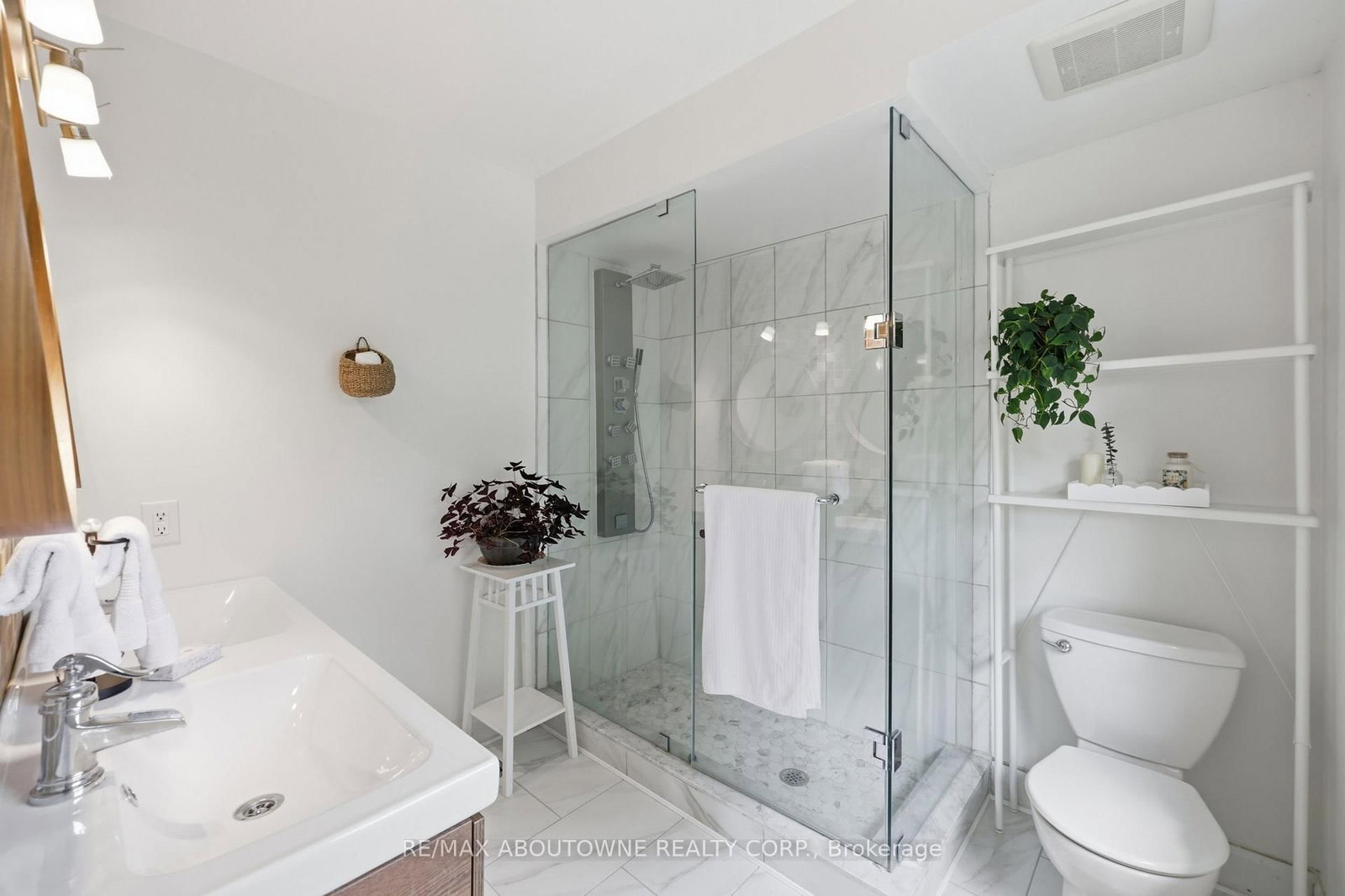 572 Harmony Avenue • Burlington, ON photo 27