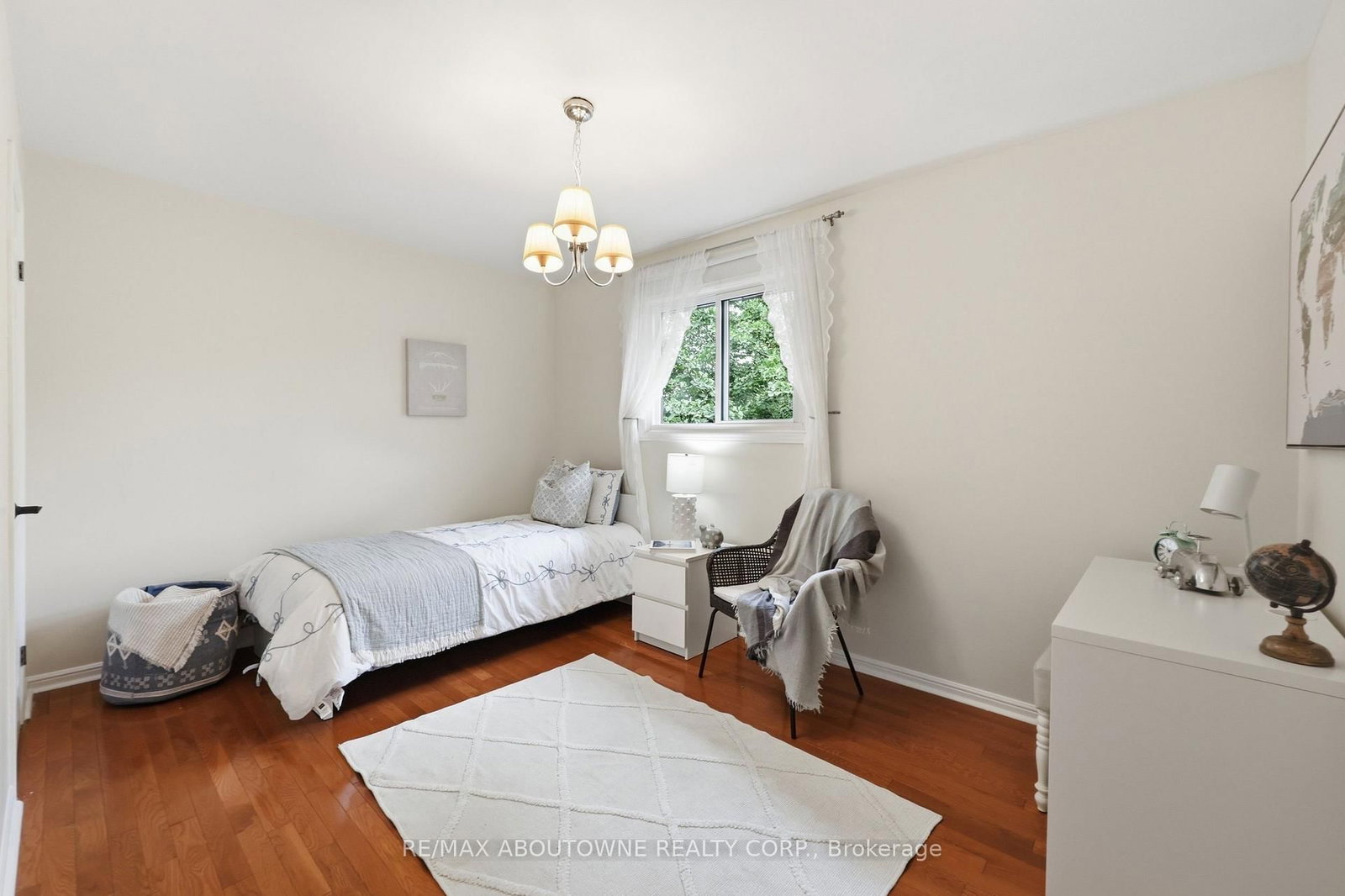 572 Harmony Avenue • Burlington, ON photo 30