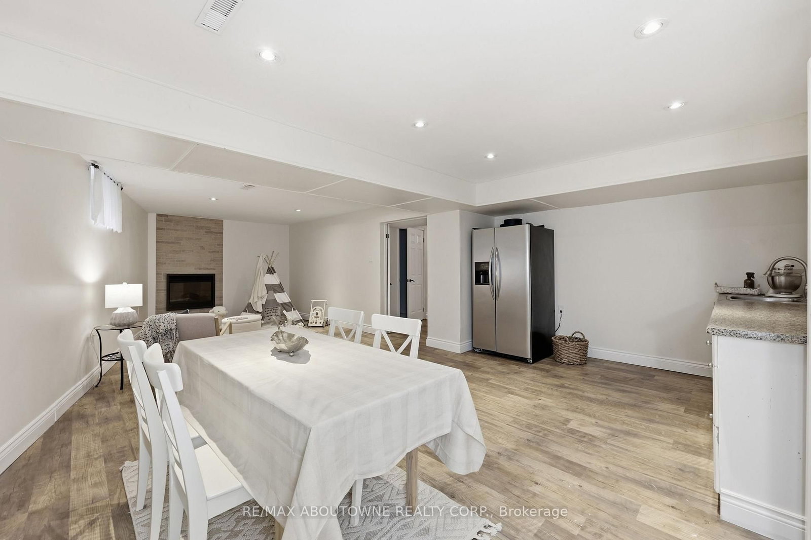 572 Harmony Avenue • Burlington, ON photo 34