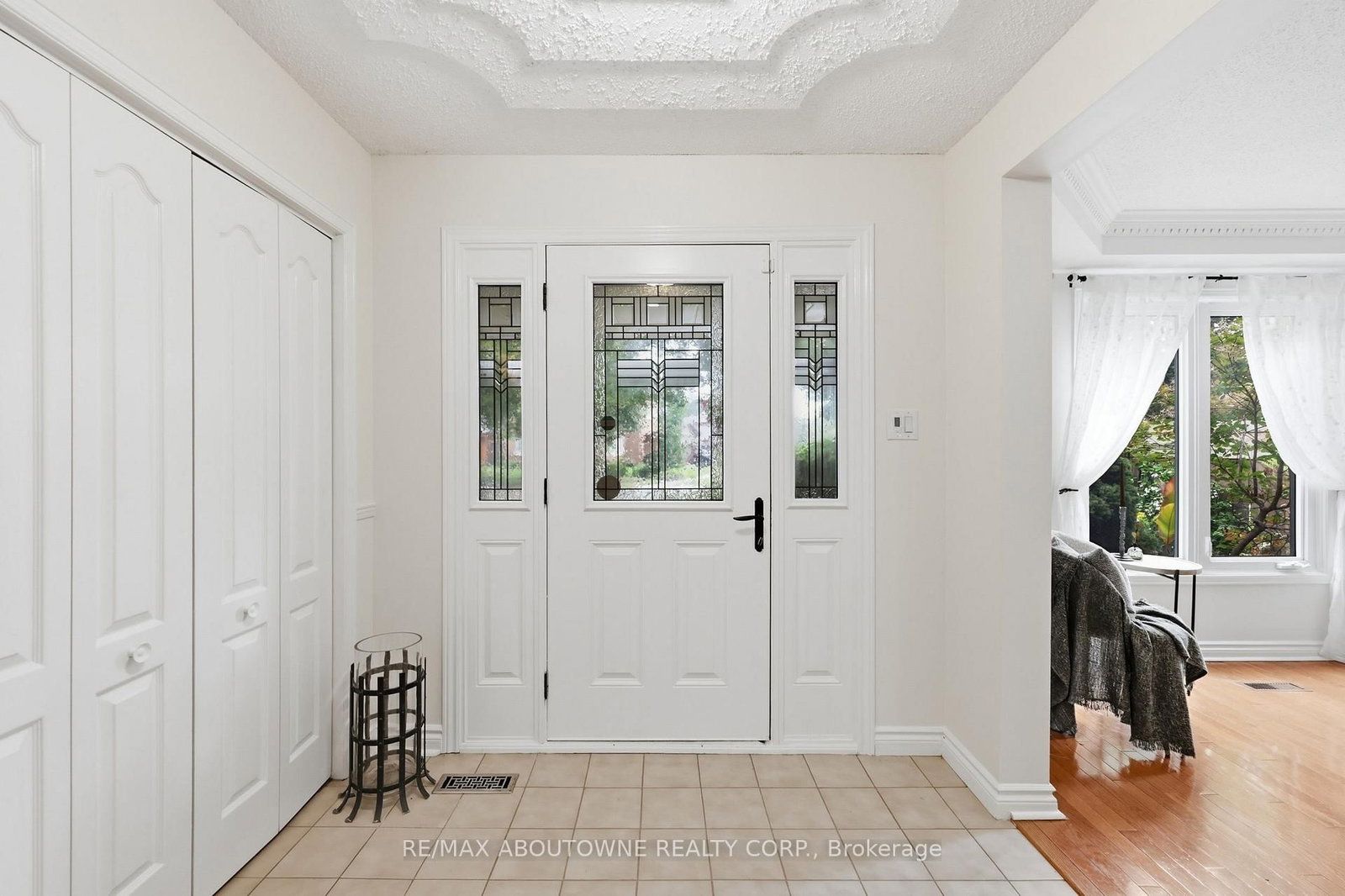 572 Harmony Avenue • Burlington, ON photo 4