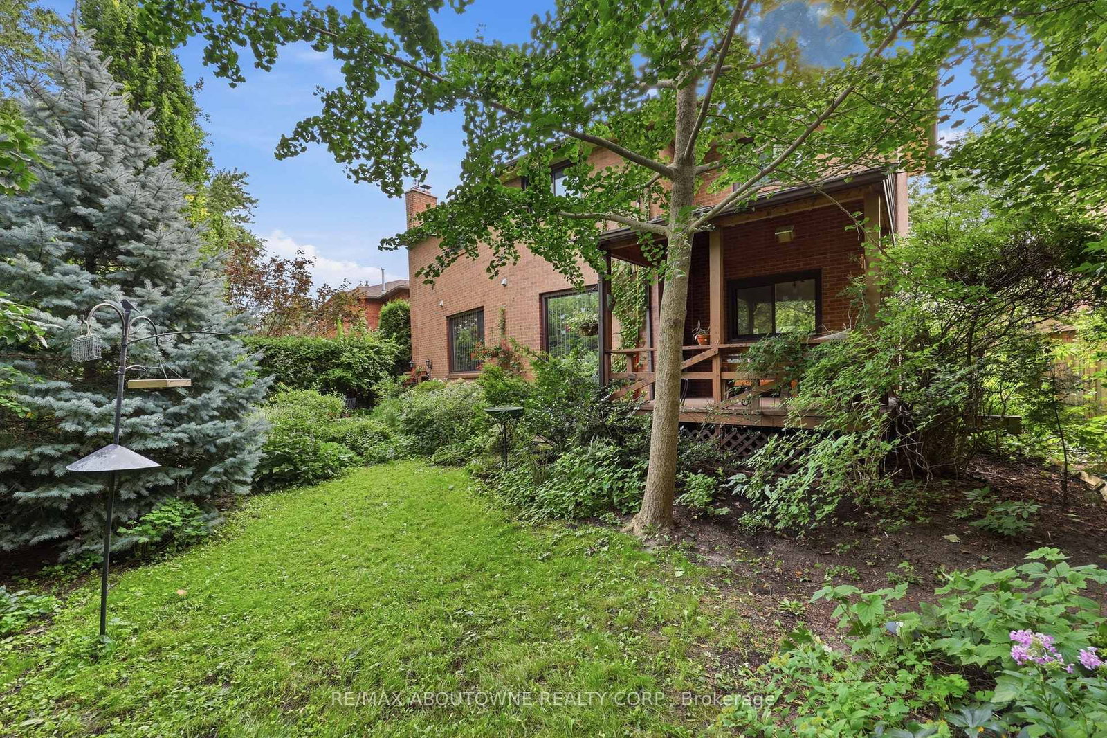 572 Harmony Avenue • Burlington, ON photo 45
