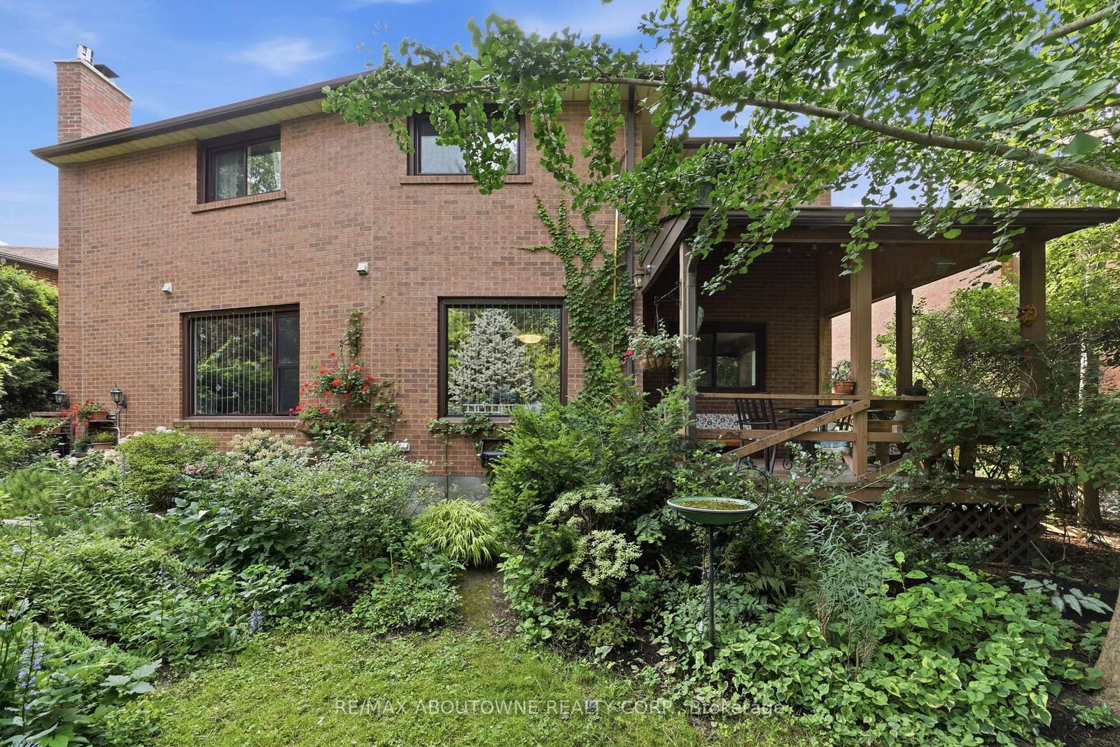 572 Harmony Avenue • Burlington, ON photo 46
