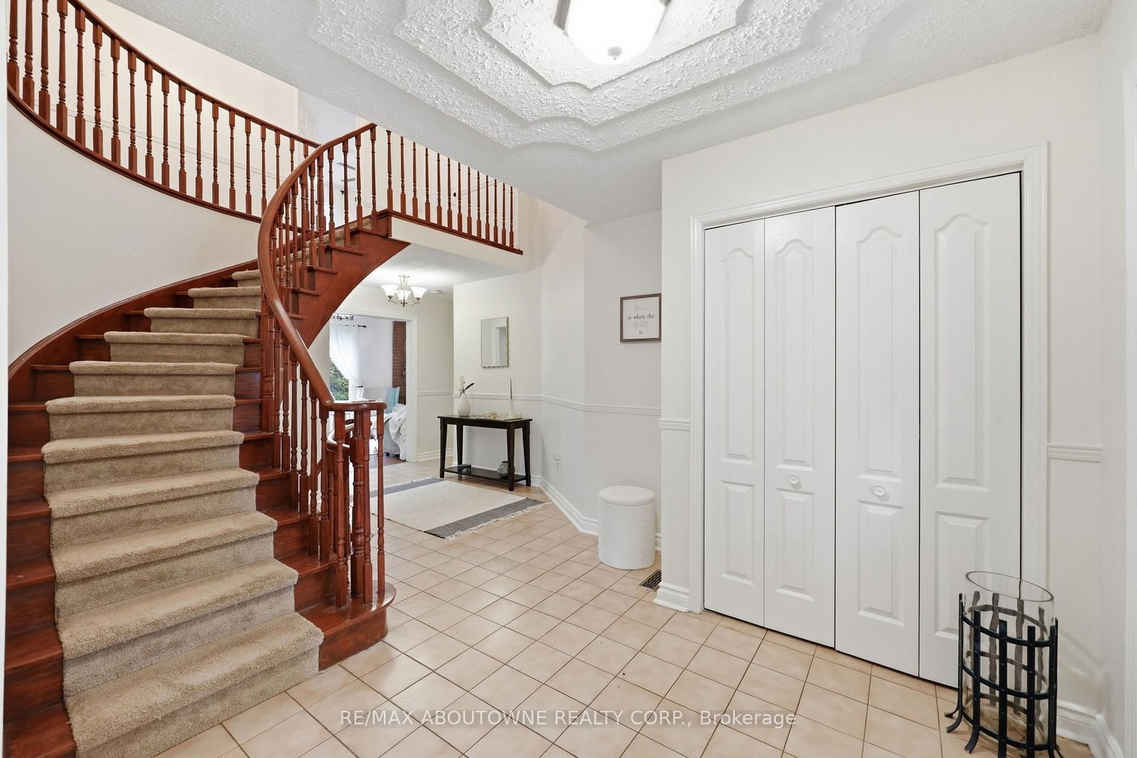 572 Harmony Avenue • Burlington, ON photo 5
