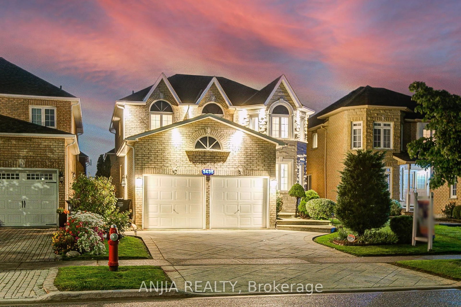 3435 Grand Park Drive • Mississauga, ON photo 2