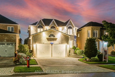 3435 Grand Park Drive • Mississauga, ON photo 2