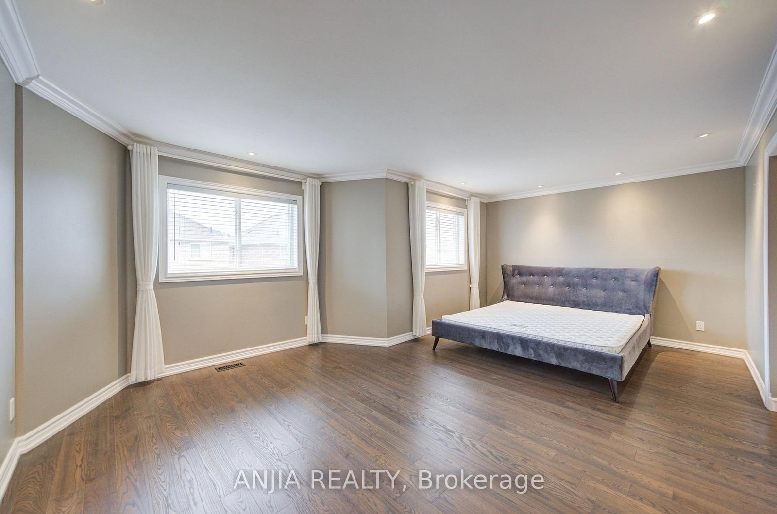 3435 Grand Park Drive • Mississauga, ON photo 28