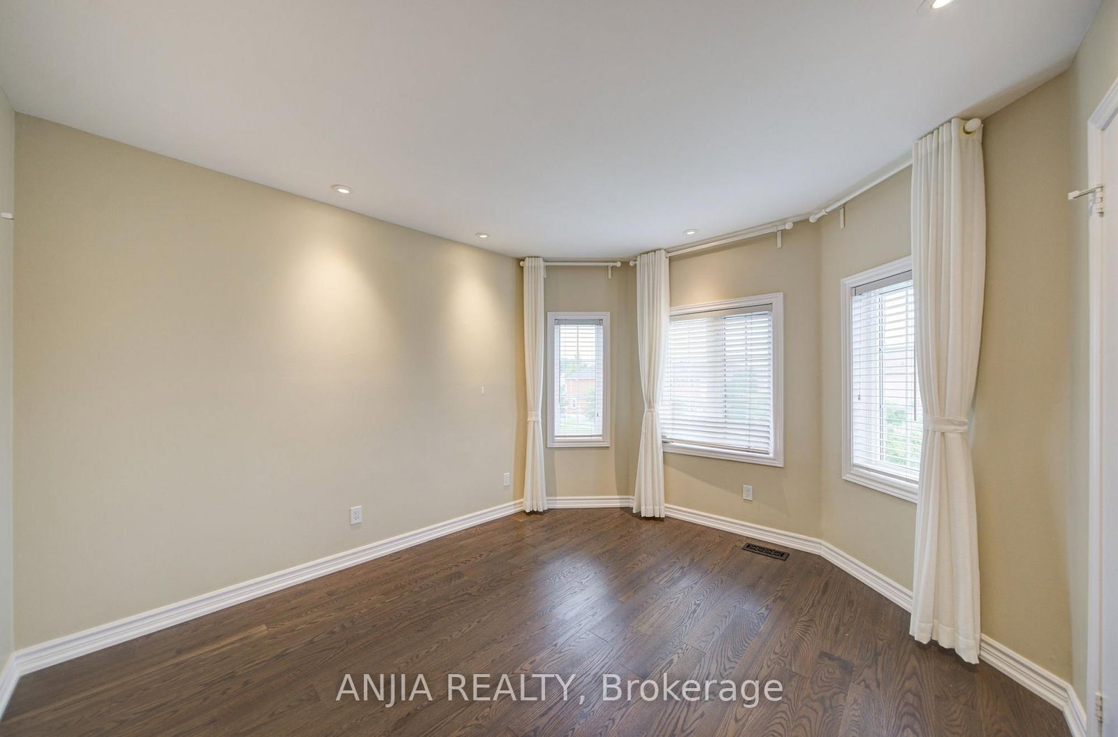 3435 Grand Park Drive • Mississauga, ON photo 33
