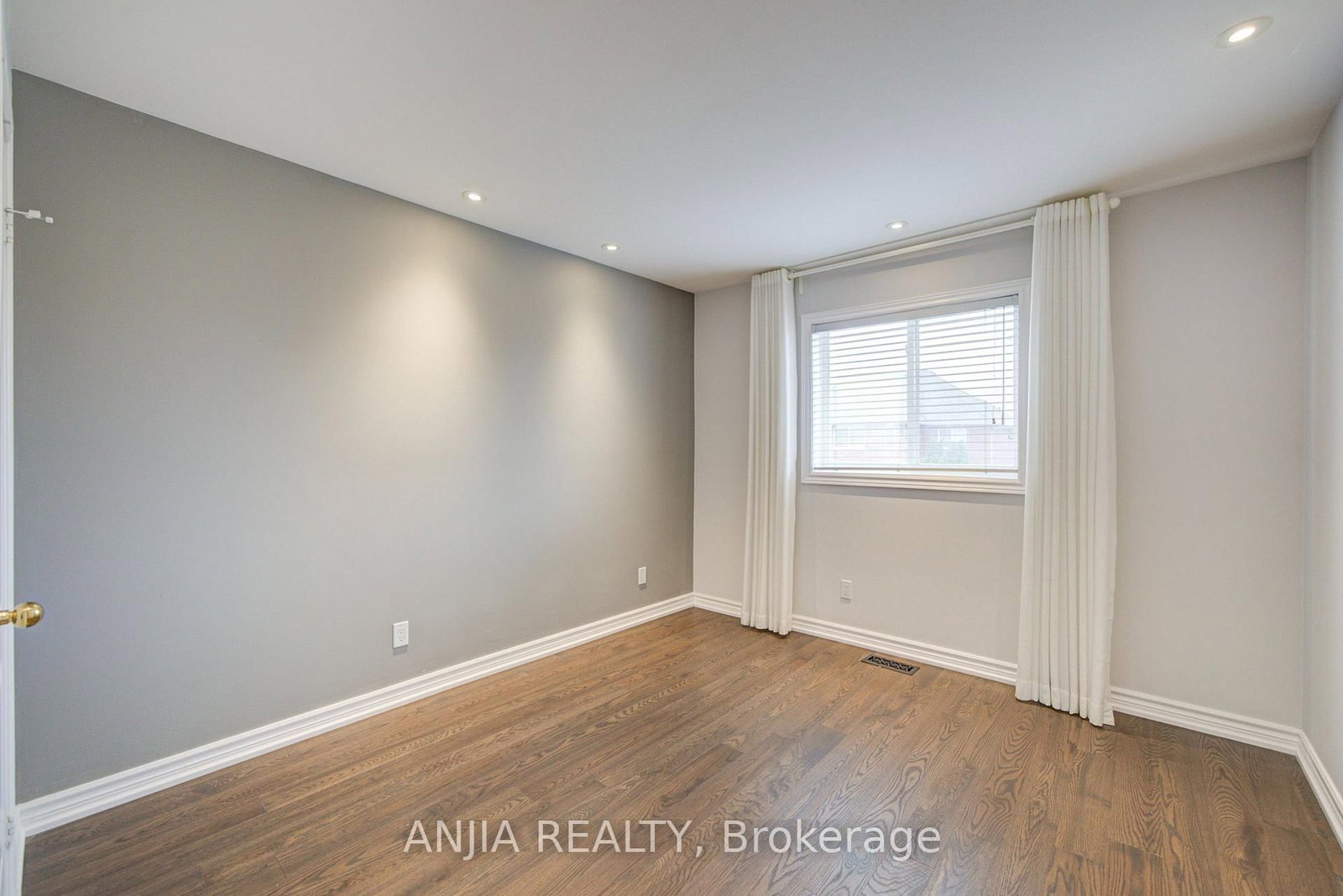 3435 Grand Park Drive • Mississauga, ON photo 36