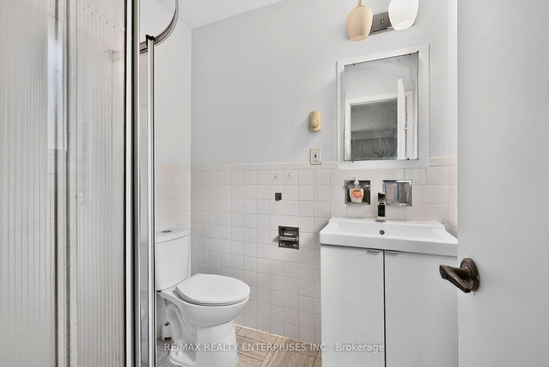 975 Cresthampton Mississauga,ON L5H 2X2 — Photo 18