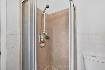 975 Cresthampton Mississauga,ON L5H 2X2 — Photo 19