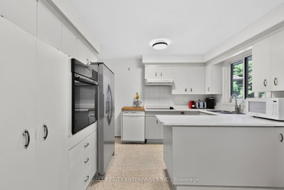 975 Cresthampton Mississauga,ON L5H 2X2 — Photo 8