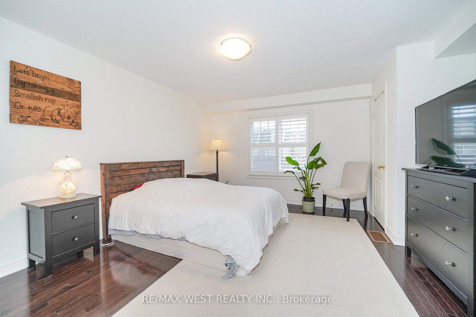 221 Isaac Devins Boulevard • Toronto, ON photo 5