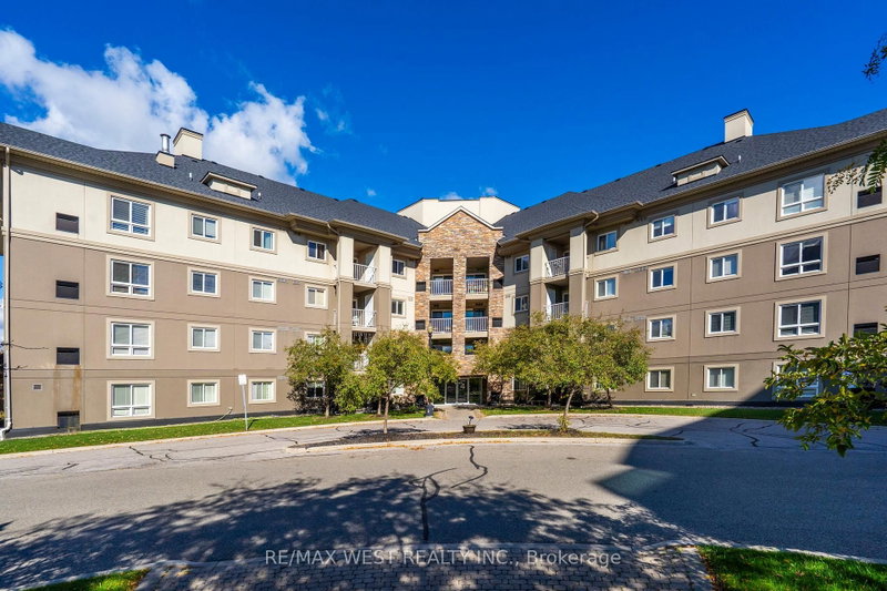 208 - 4 Dayspring Circle