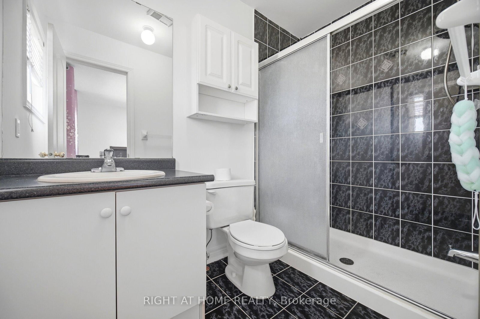 8 Richelieu Court • Caledon, ON photo 11