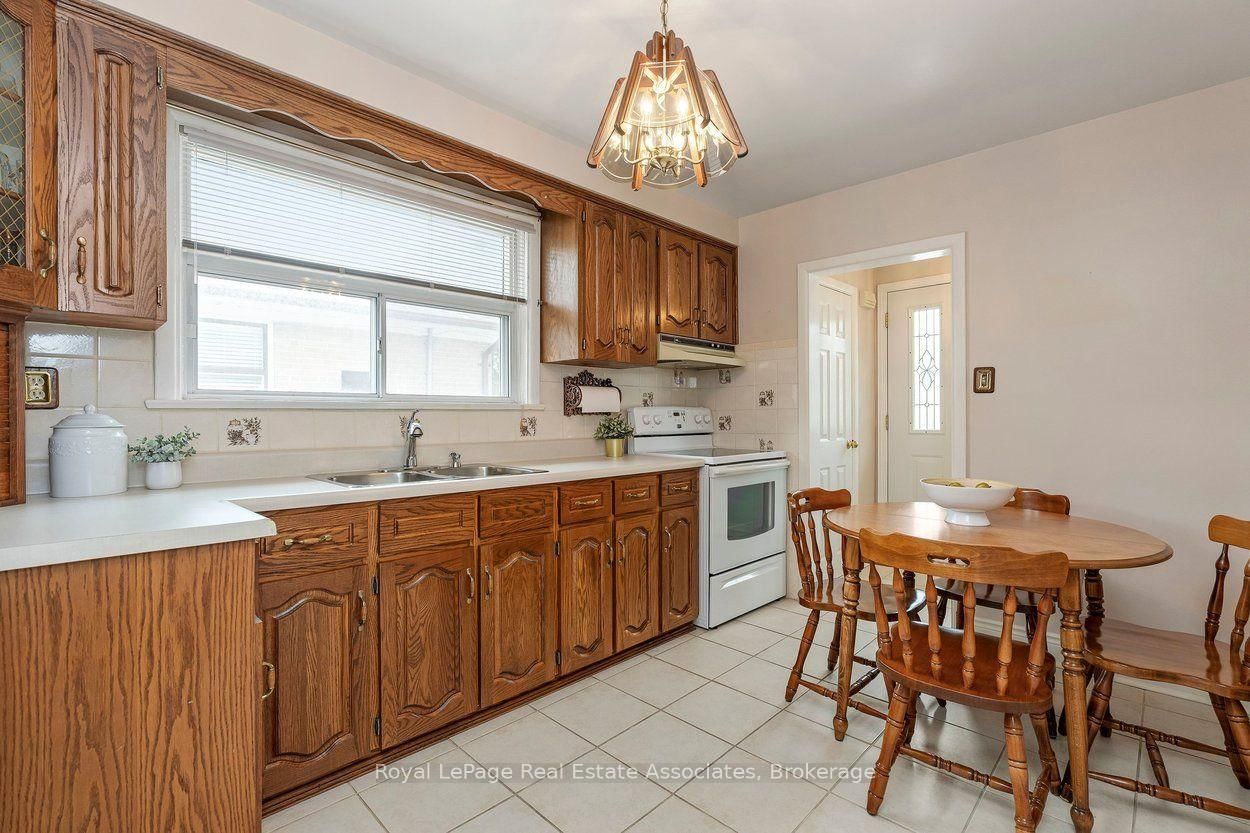 139 Vodden Street E • Brampton, ON photo 12
