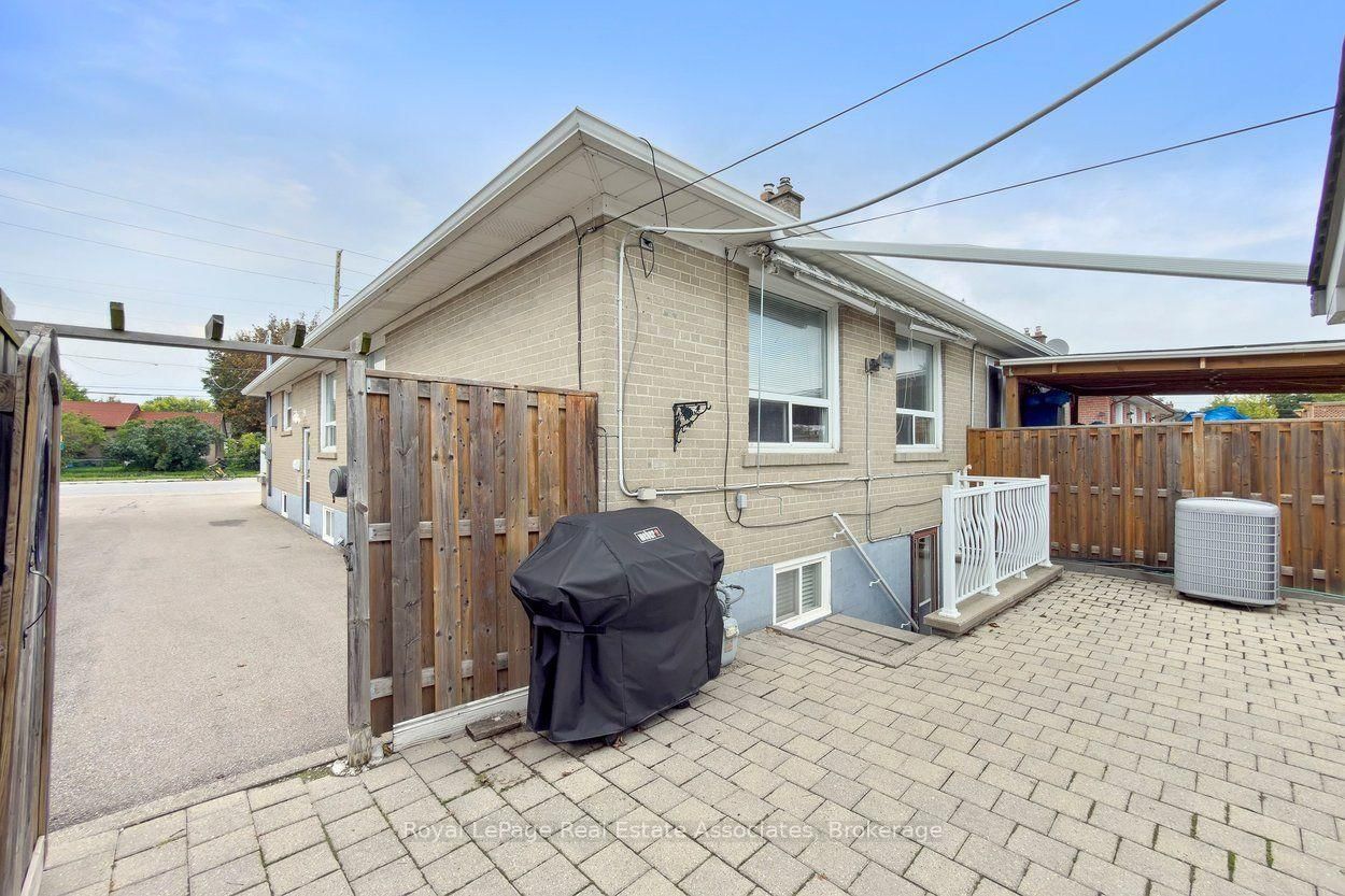 139 Vodden Street E • Brampton, ON photo 37