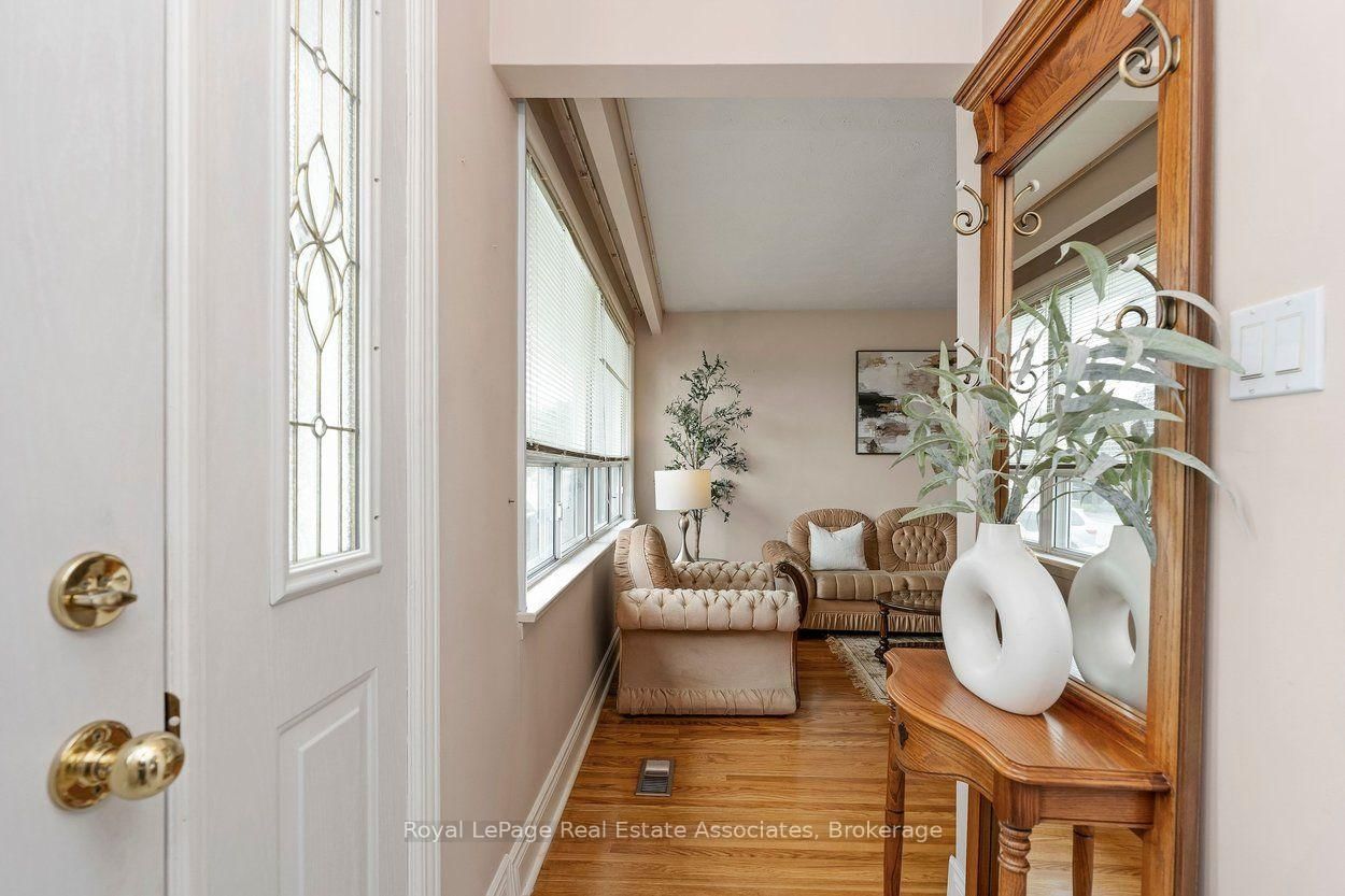 139 Vodden Street E • Brampton, ON photo 6
