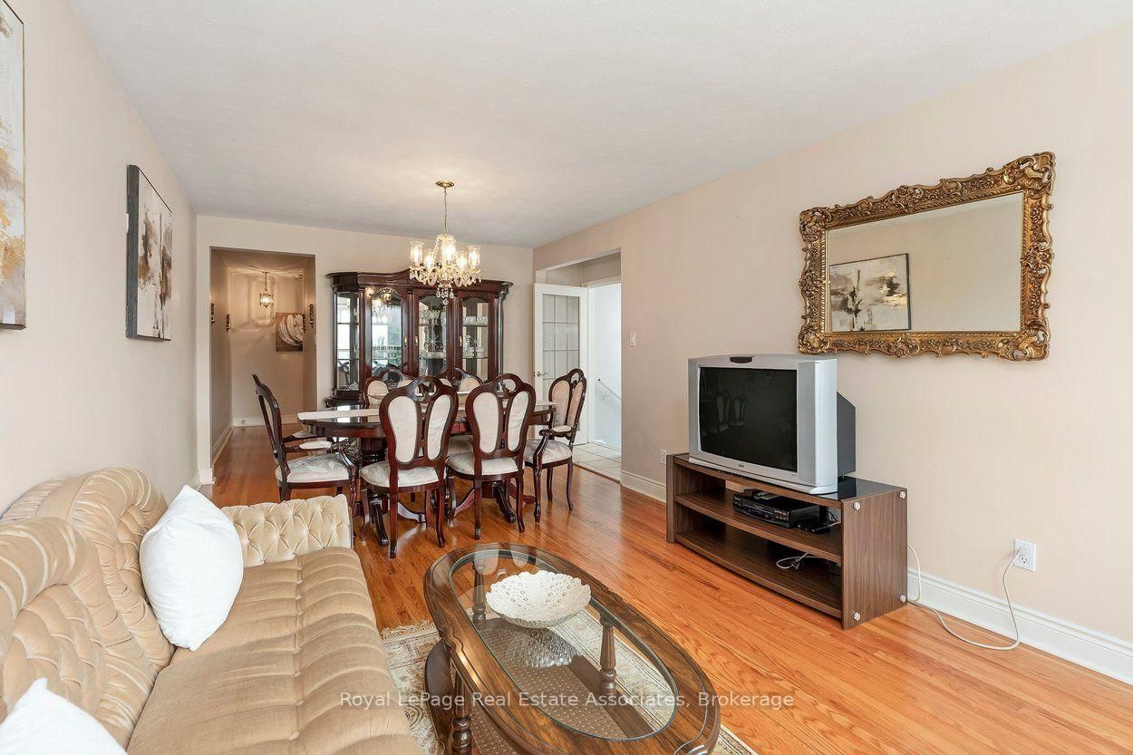 139 Vodden Street E • Brampton, ON photo 9