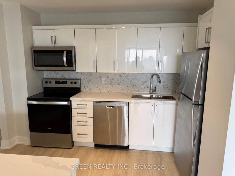 908 - 2220 Marine Drive