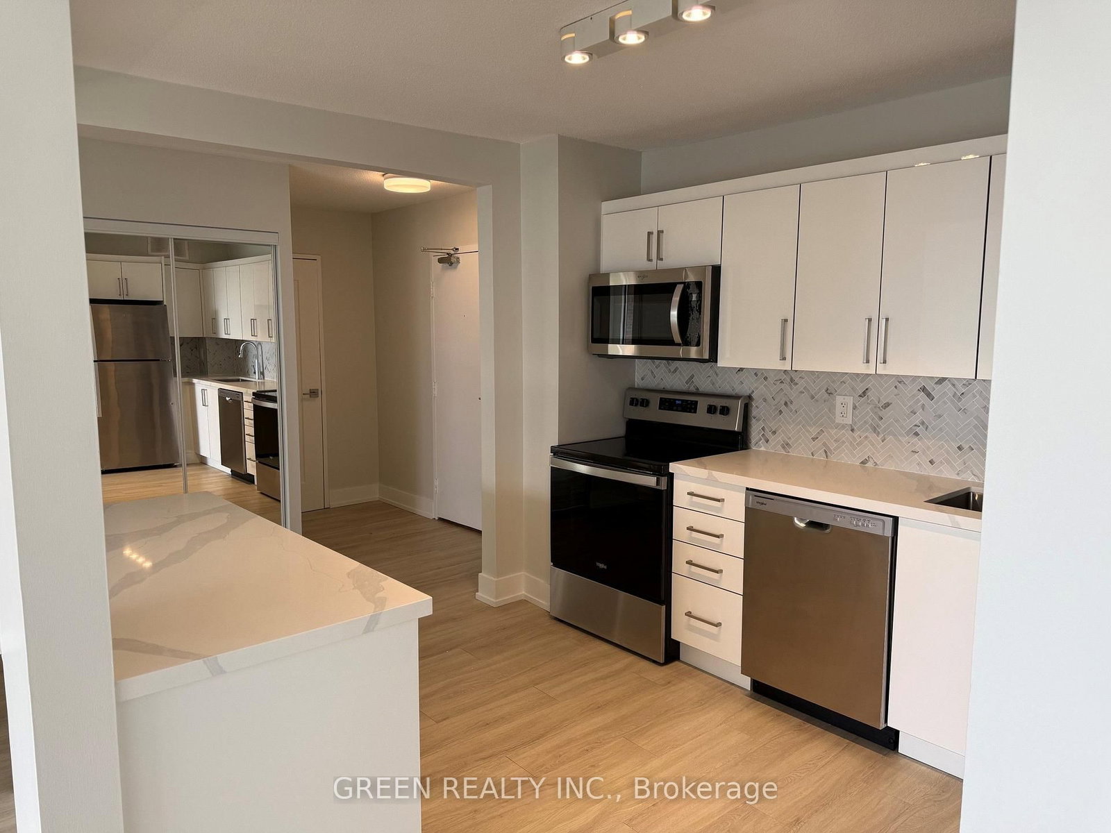 2220 Marine Oakville,ON L6L 1C1 — Photo 4