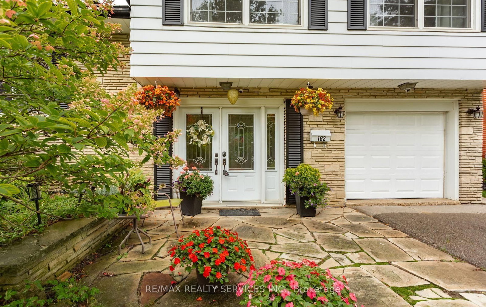 193 Elizabeth Street S • Brampton, ON photo 3
