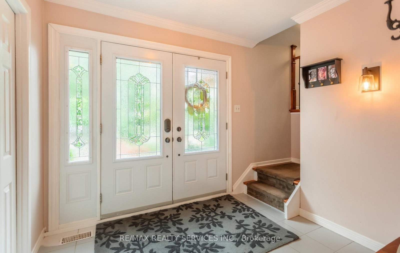 193 Elizabeth Street S • Brampton, ON photo 4