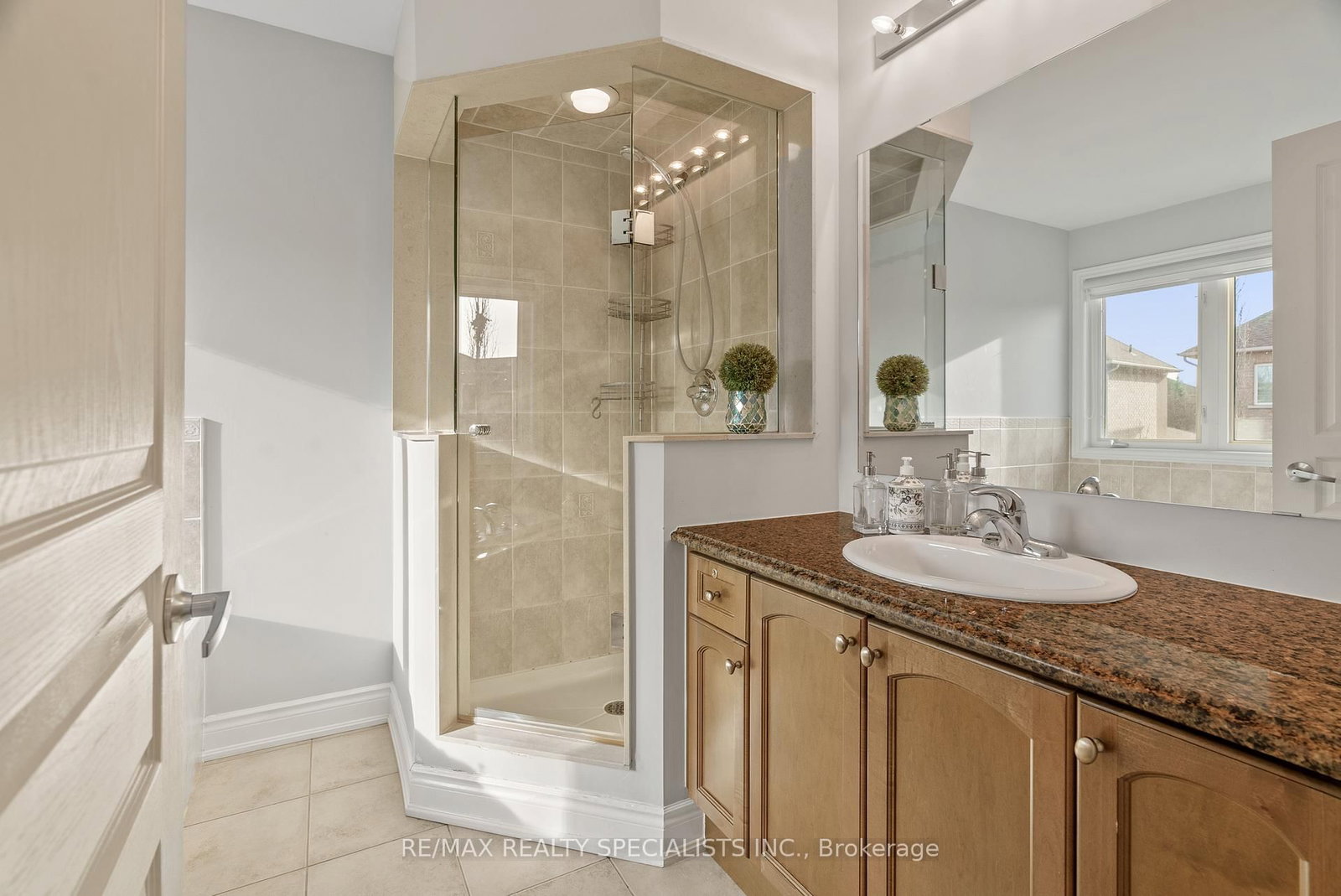 174 Milkweed Oakville,ON L6L 0A4 — Photo 24