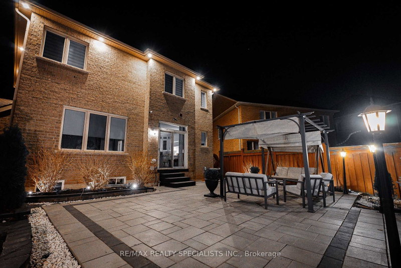 174 Milkweed Oakville,ON L6L 0A4 — Photo 42
