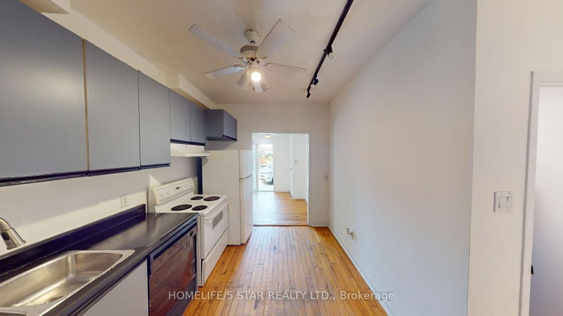 285 Salem Ave photo 4