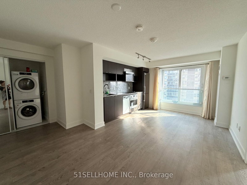 1826 - 9 Mabelle Avenue