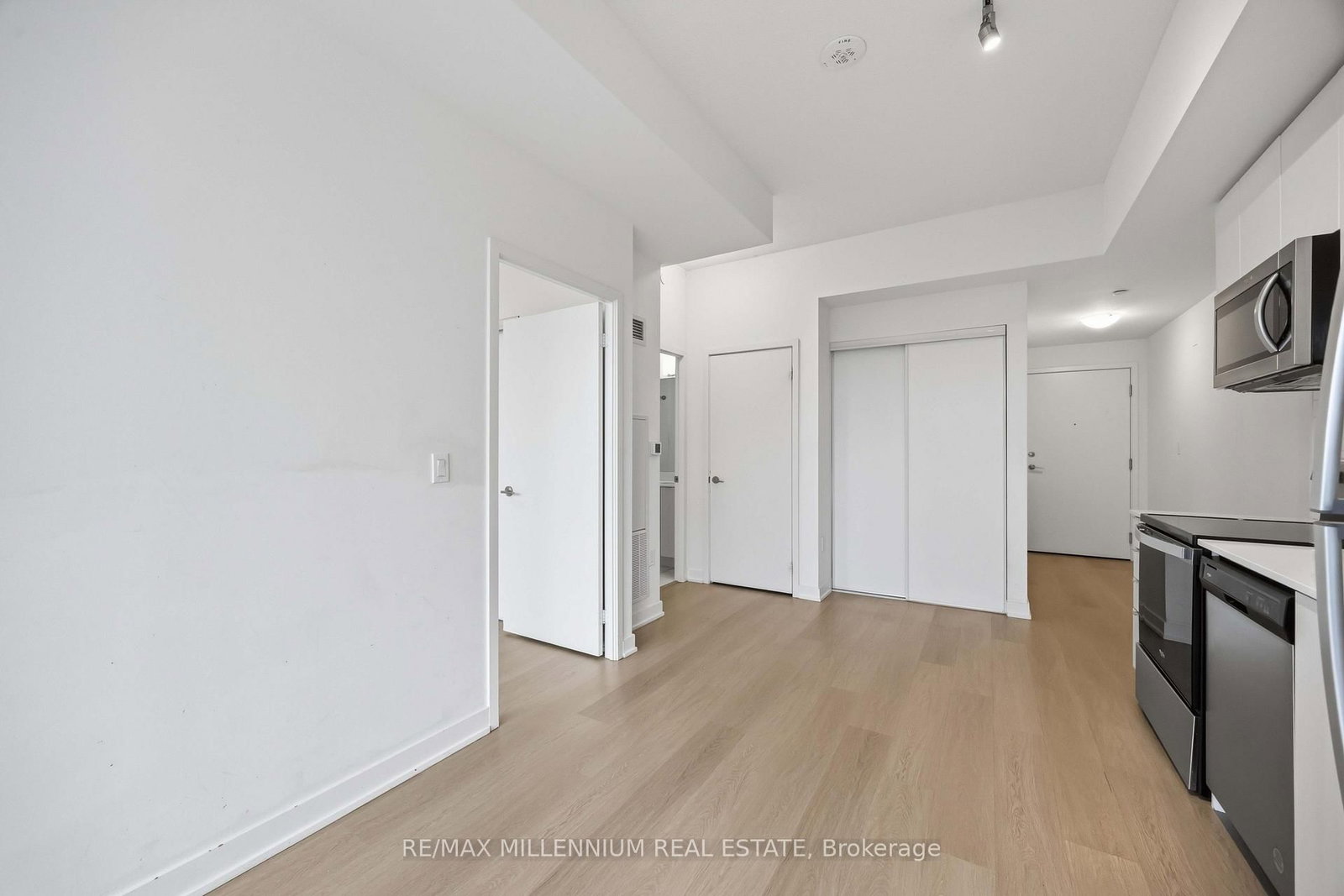 859 The Queensway • #217 • Toronto, ON photo 12
