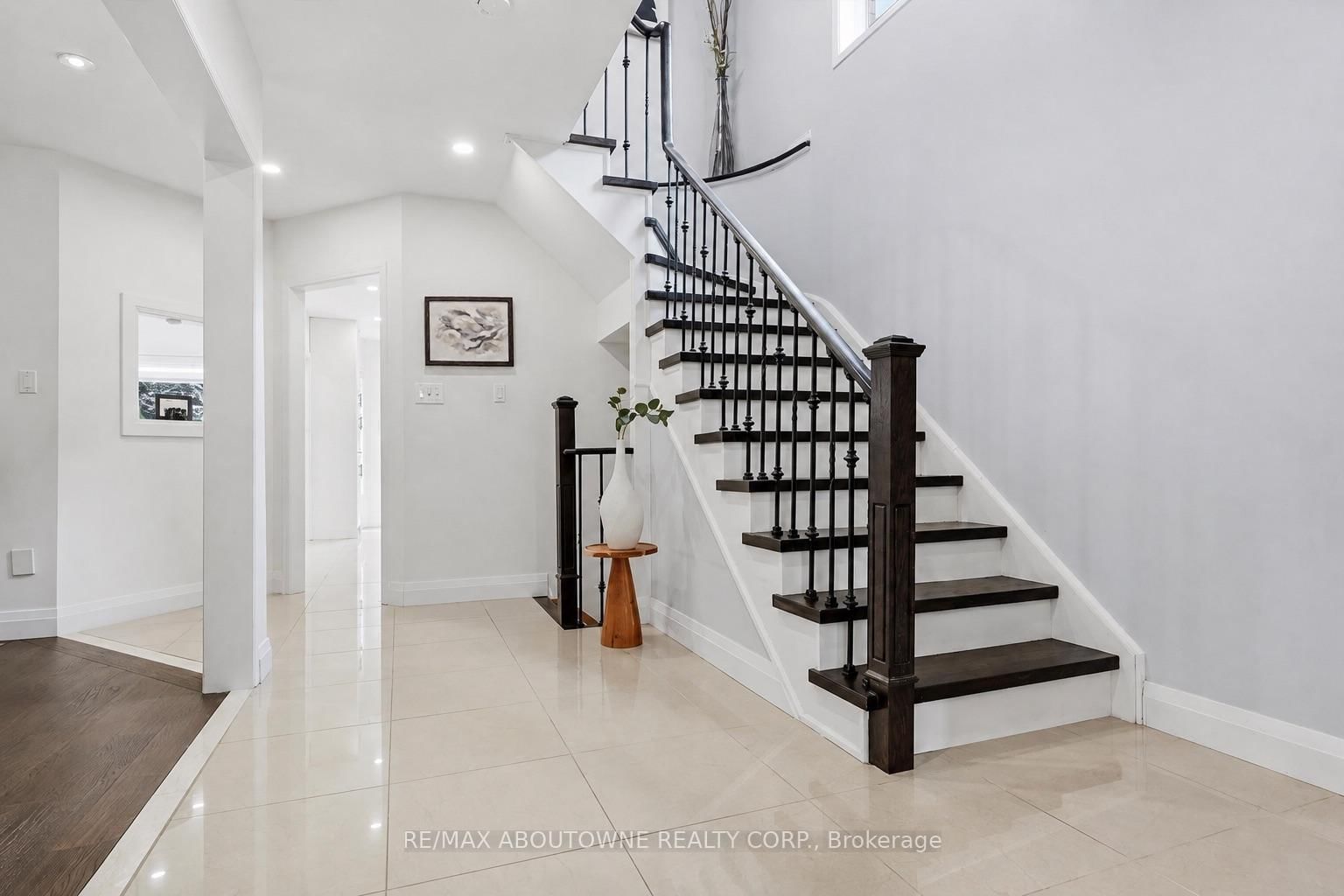 1282 Parkhurst Drive • Oakville, ON photo 11