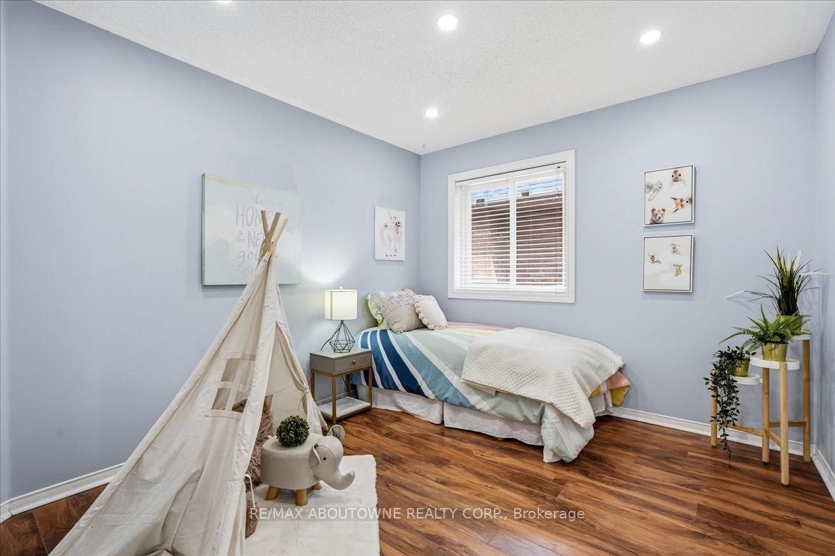 1282 Parkhurst Drive • Oakville, ON photo 36