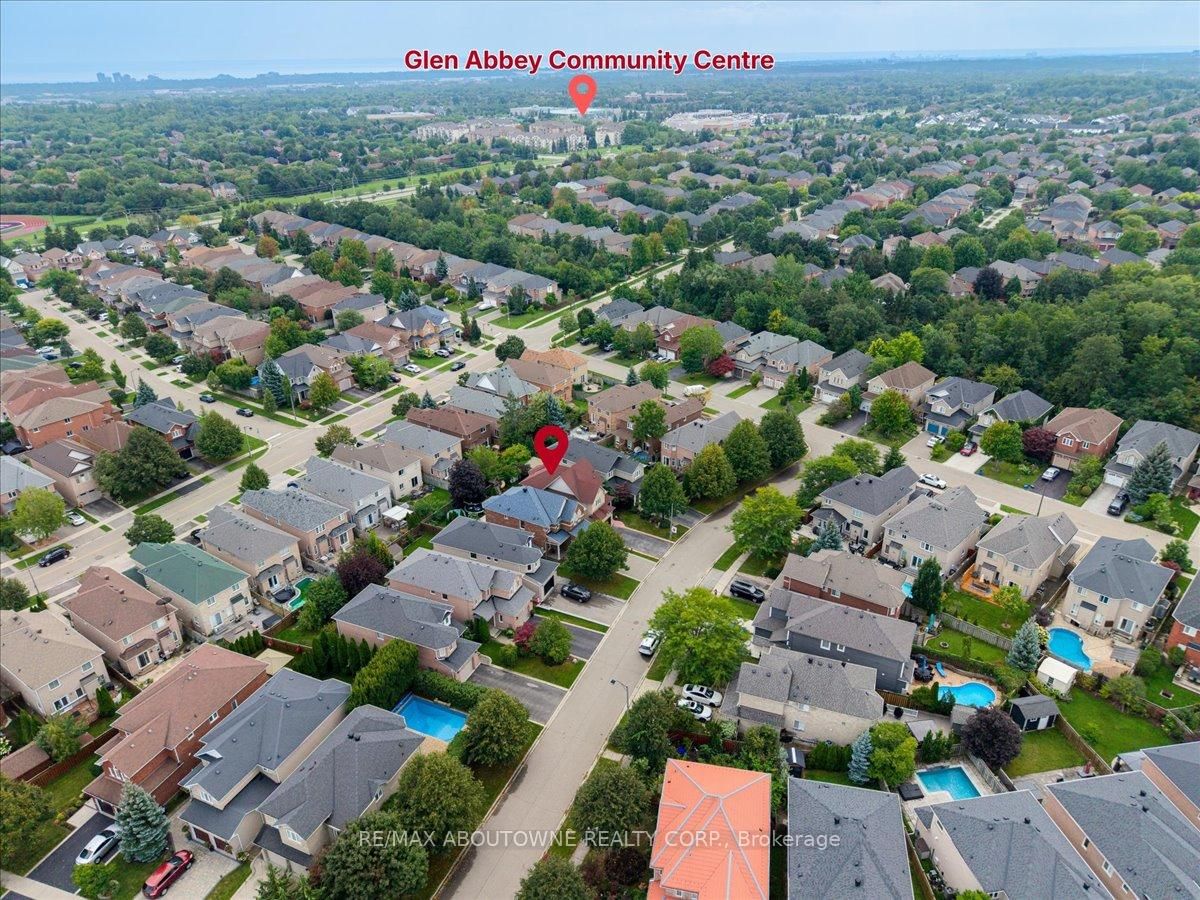 1282 Parkhurst Drive • Oakville, ON photo 6