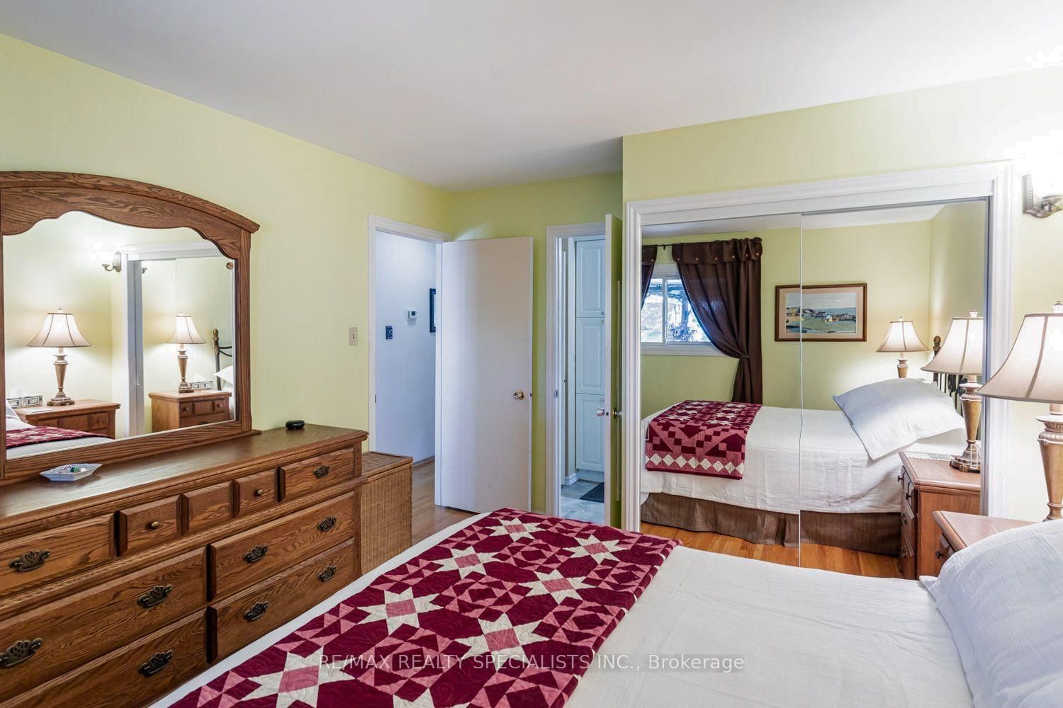 32 Falconer Drive • Mississauga, ON photo 19