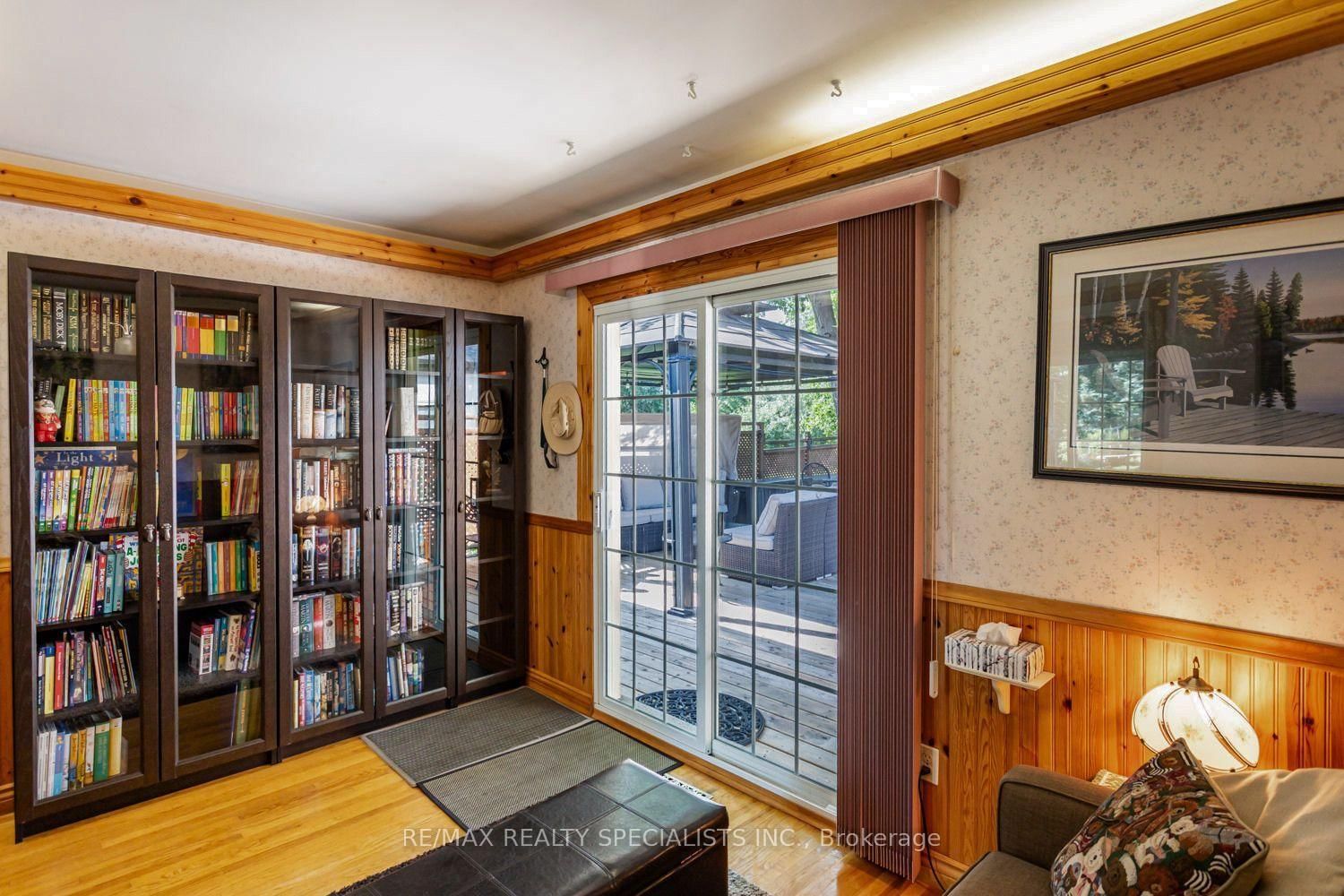 32 Falconer Drive • Mississauga, ON photo 22