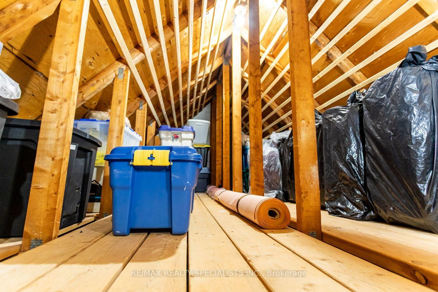 32 Falconer Drive • Mississauga, ON photo 27