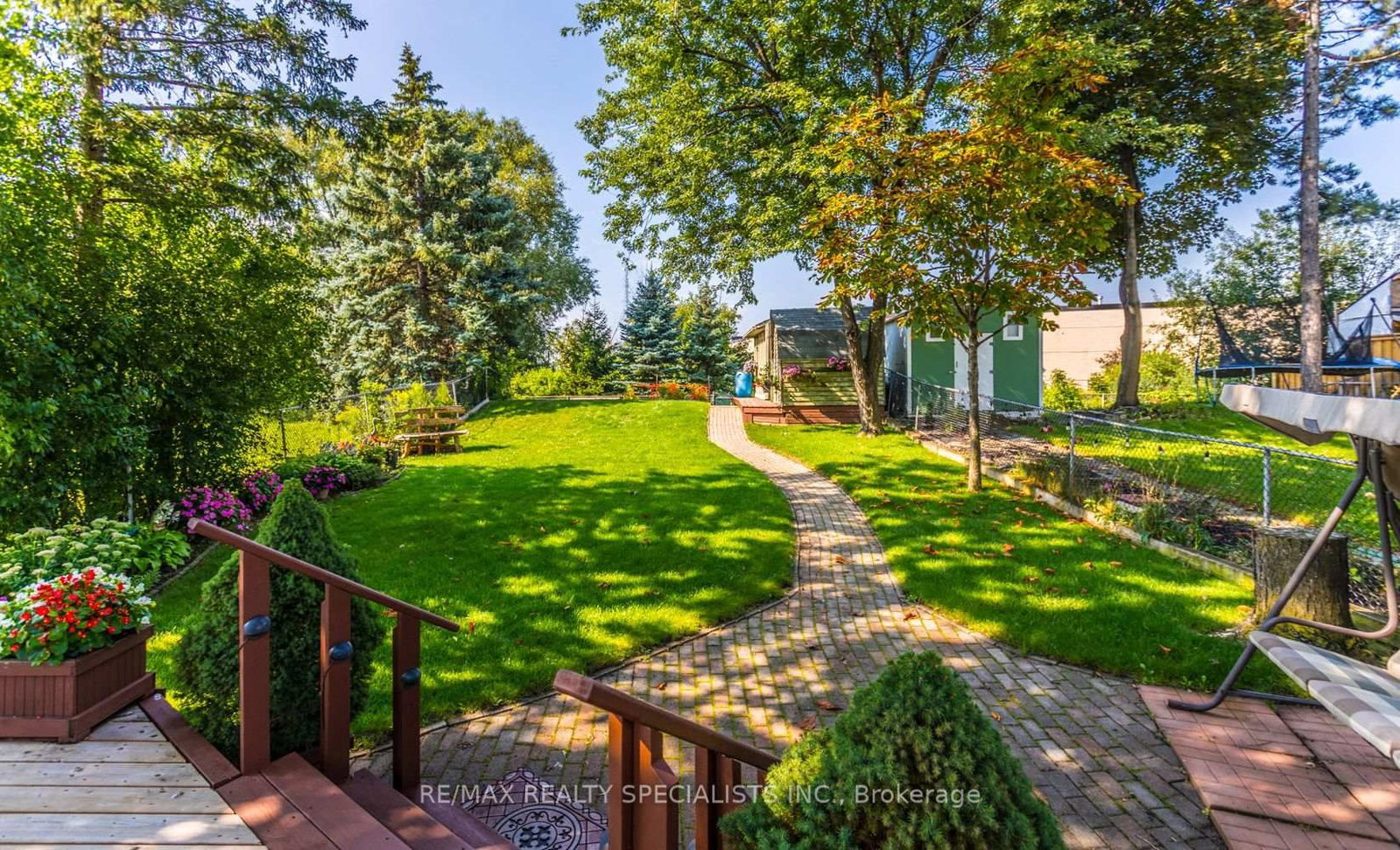 32 Falconer Drive • Mississauga, ON photo 36