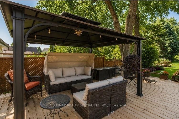 32 Falconer Drive • Mississauga, ON photo 37