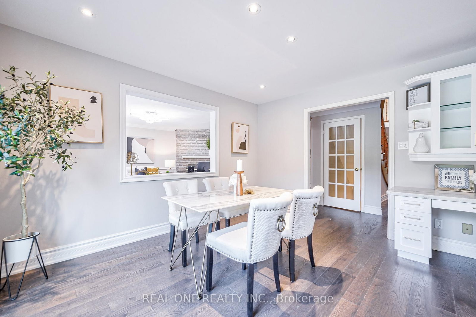 1321 Monks Passage • Oakville, ON photo 16