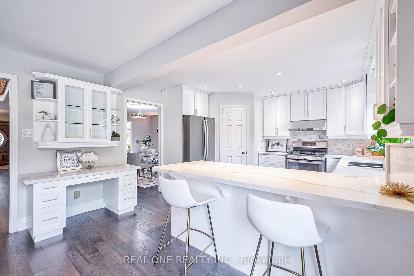 1321 Monks Passage • Oakville, ON photo 17