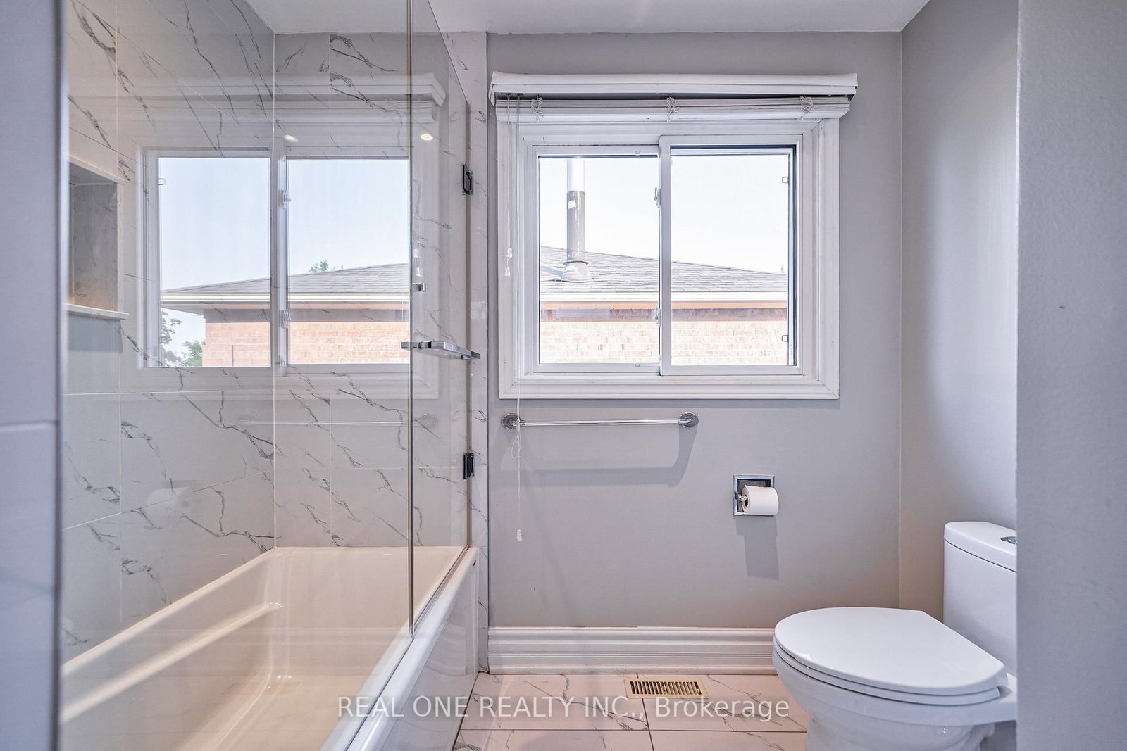 1321 Monks Passage • Oakville, ON photo 35