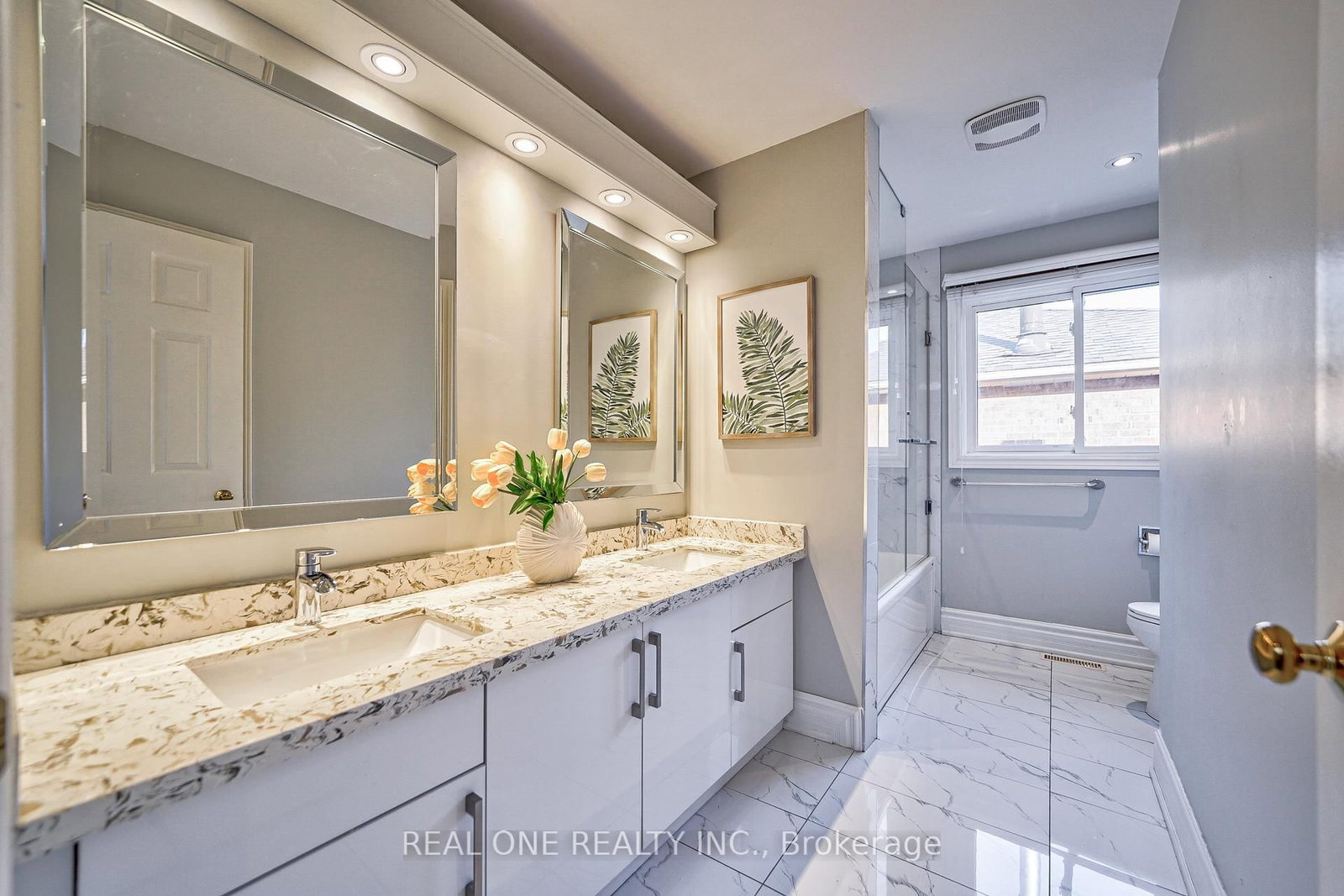 1321 Monks Passage • Oakville, ON photo 36