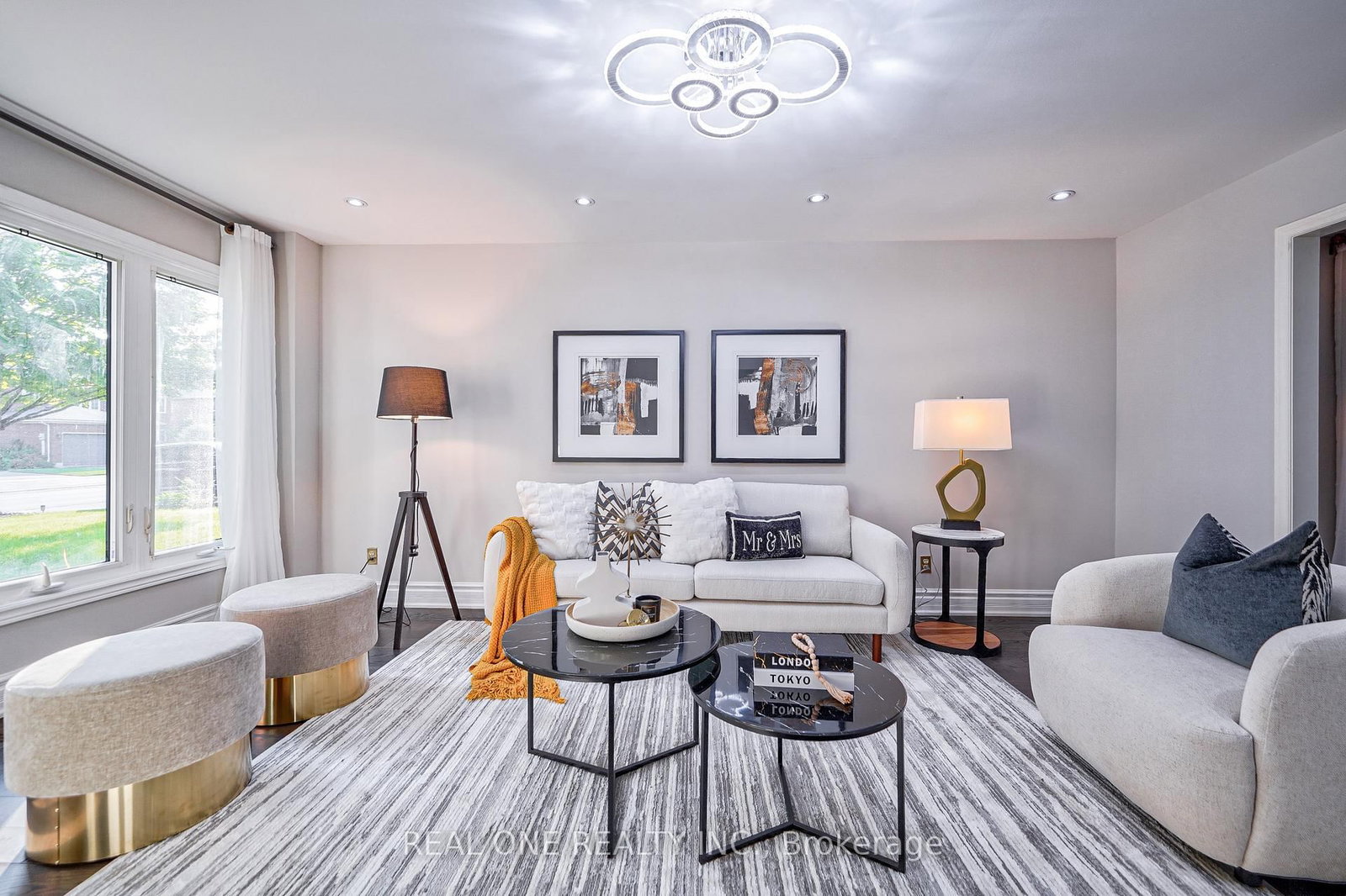 1321 Monks Passage • Oakville, ON photo 4