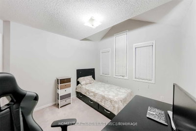 24 Oklahoma Brampton,ON L6P 3J7 — Photo 20